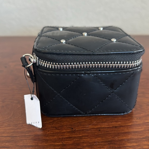 NWT WHBM Jewelry Case! - Picture 6 of 13